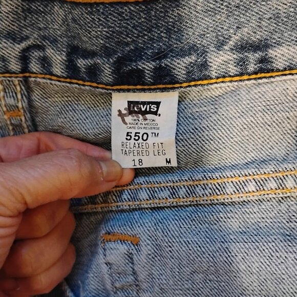 Levi's Women's Blue Denim 550 Relaxed Fit Tapered Leg Jeans Size 18 Medium - Picture 5 of 6